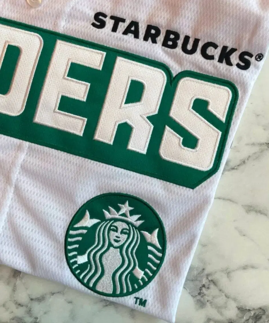 [New Product] STARBUCKS X SSG Landers Seo Jin-yong No. 22 Jersey (100)