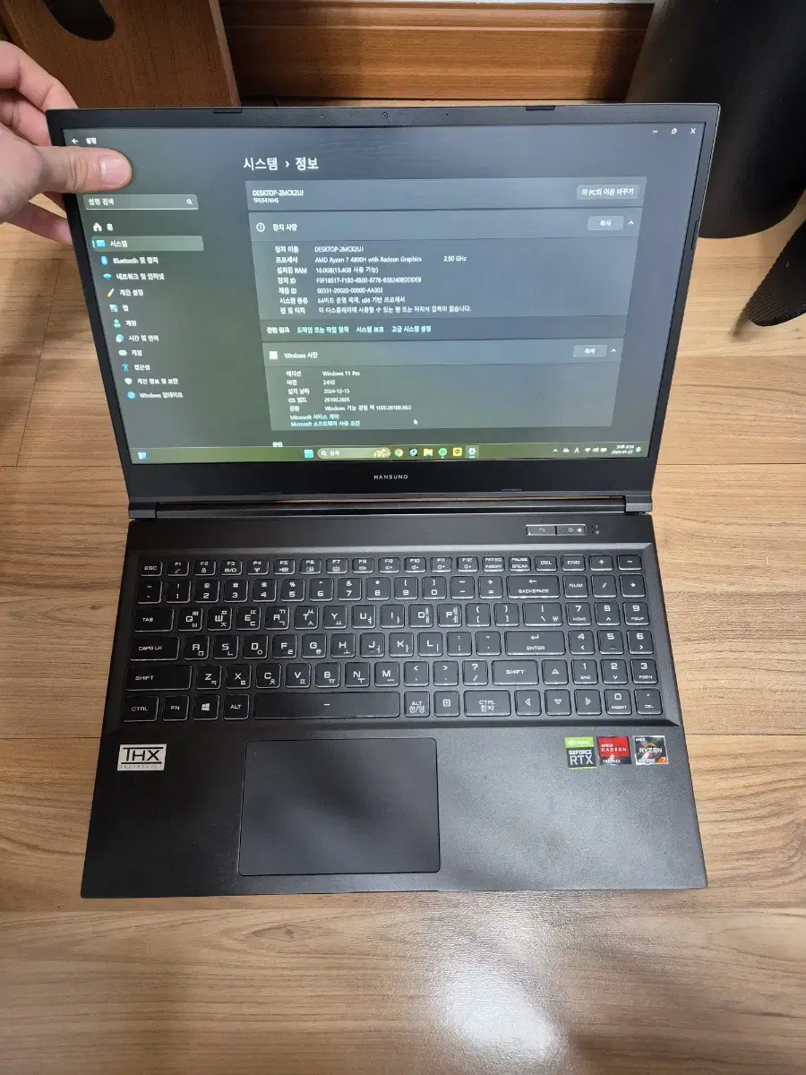 Han Sung Computer's gaming laptop TFG5476HS is for sale.