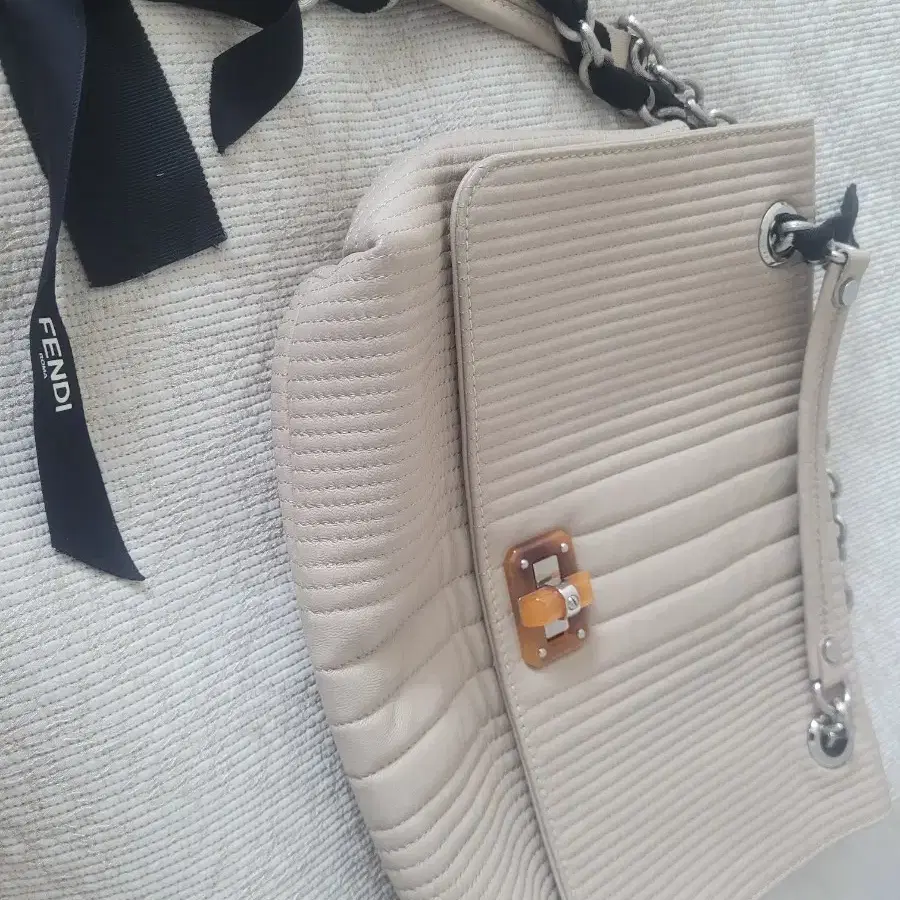 FENDI 체인백 베이지