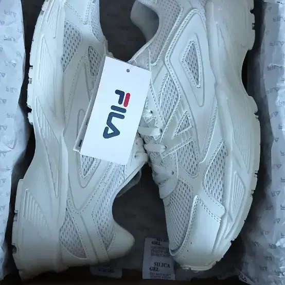 FILA 딥사이퍼 V2(270,새상품)