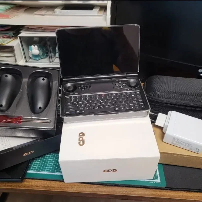 GPD umpc WIN MINI (윈미니) 8840u/2t ssd