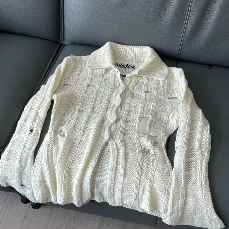 라라폭스 KNIT COLLAR CARDIGAN IVORY