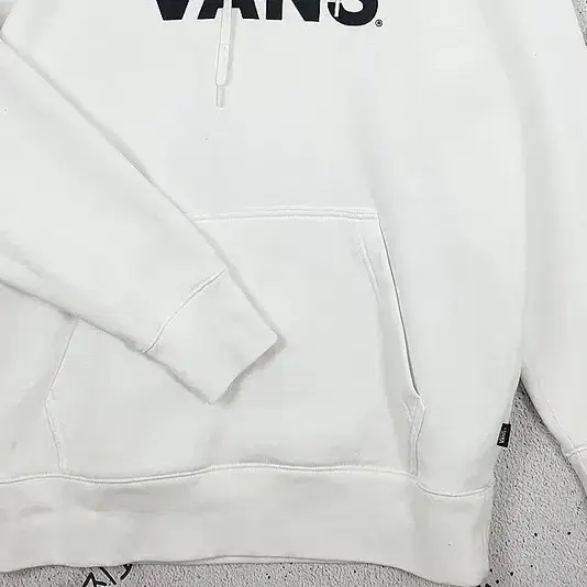 반스 VANS 오버핏 기모 후드티 화이트 2300038