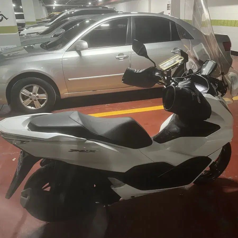 Pcx125 abs 22년식 팝니다.