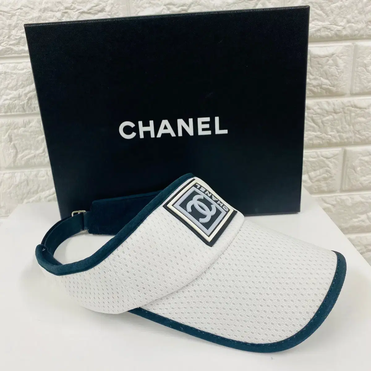 CHANEL /빈티지 샤넬 스포츠라인 화이트 CC로고 썬캡 / 썬바이저