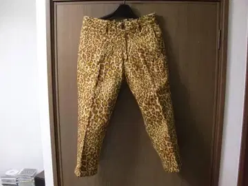 SASQUATCH 사스콰치 레오파드 크롭트 팬츠 레오파드 무늬