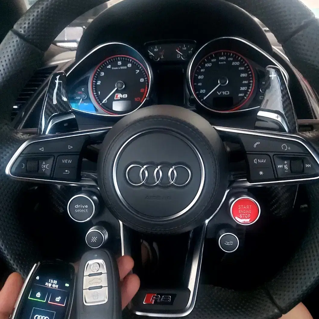 아우디 R8 구형 자동차키를 최신형 AUDI 전용 디지털키로 이식 개조