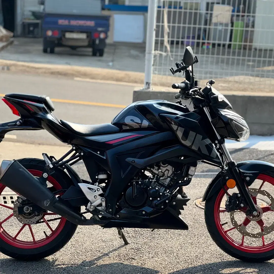 gsx-s125 19년식 2만키로 상태좋은 깔끔한차량 판매합니다