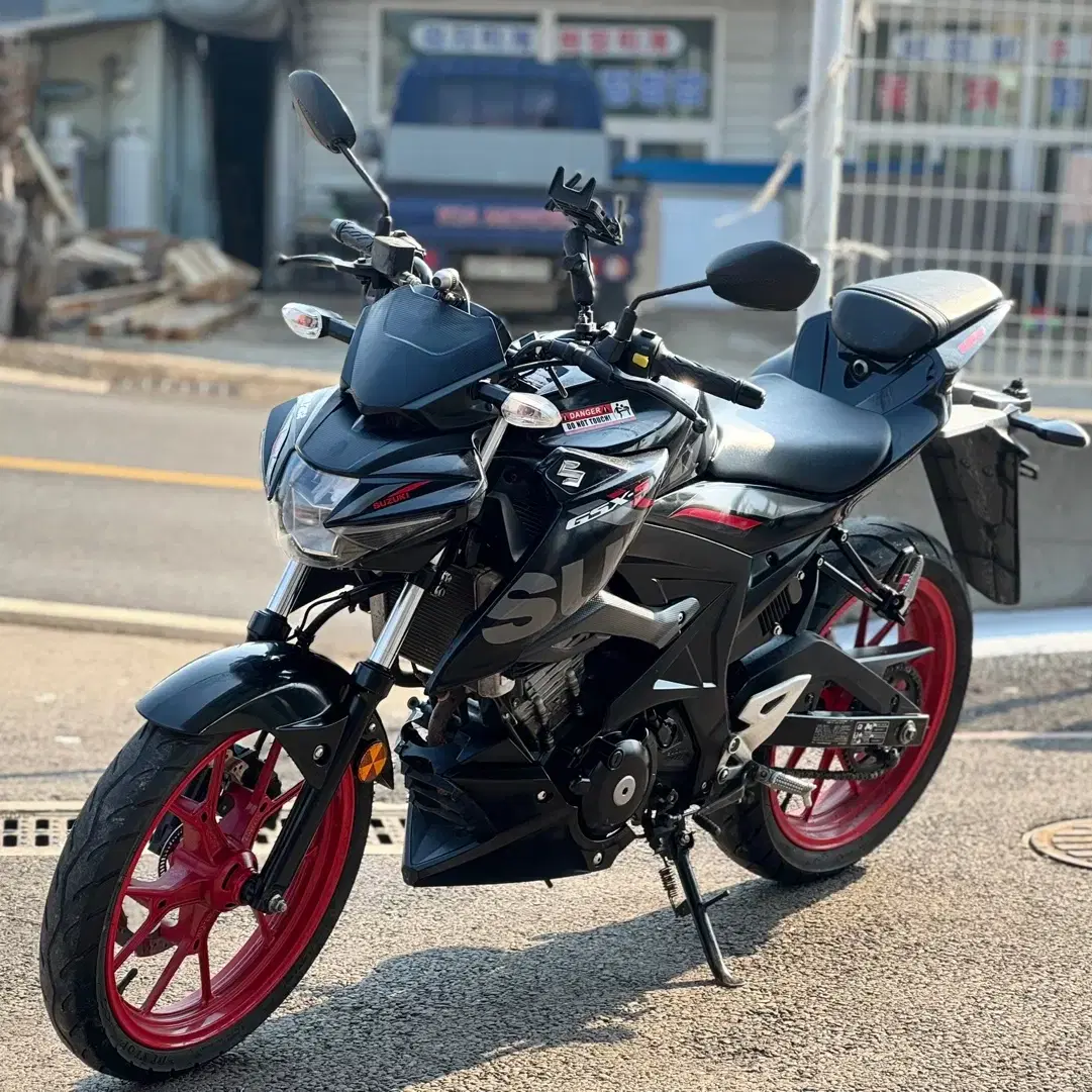 gsx-s125 19년식 2만키로 상태좋은 깔끔한차량 판매합니다