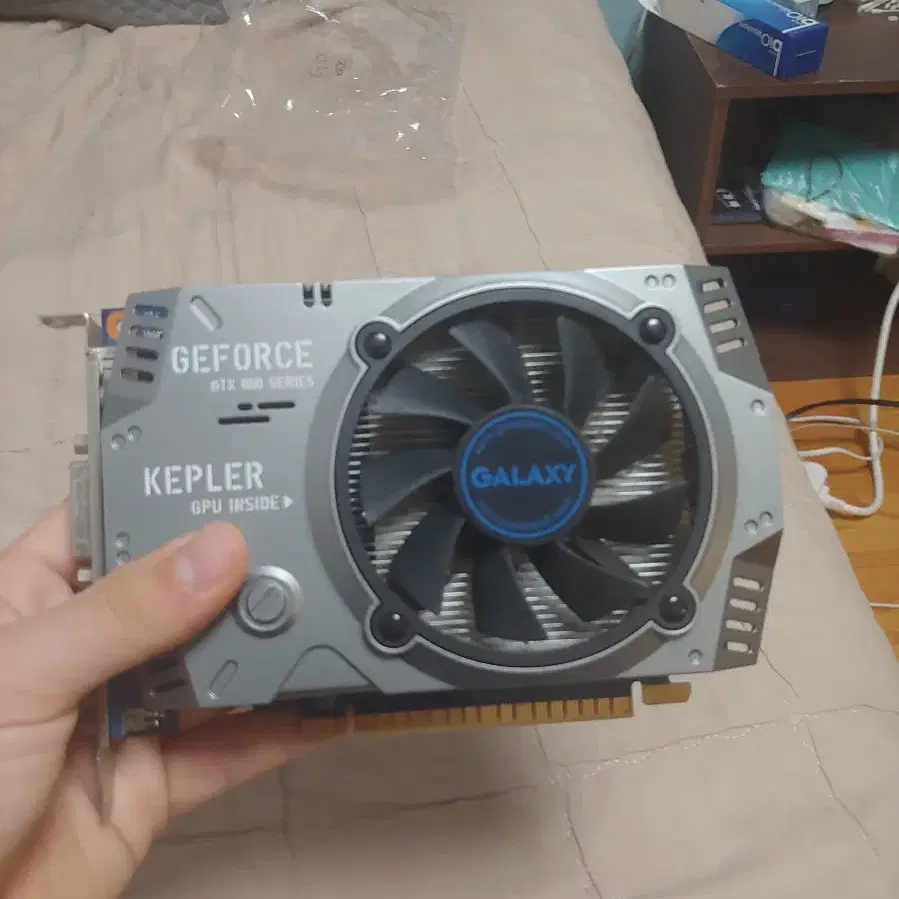 고장난 갤럭시 GTX 650 Nano PCIe 1GB 급처