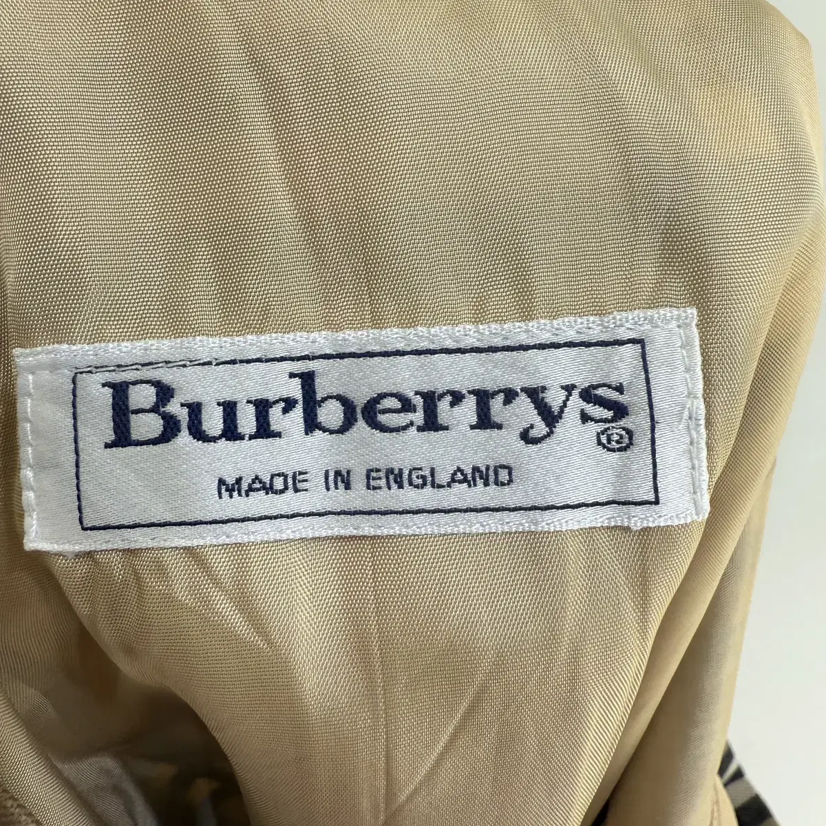 BURBERRYS 미디 스커트 (Made in England)