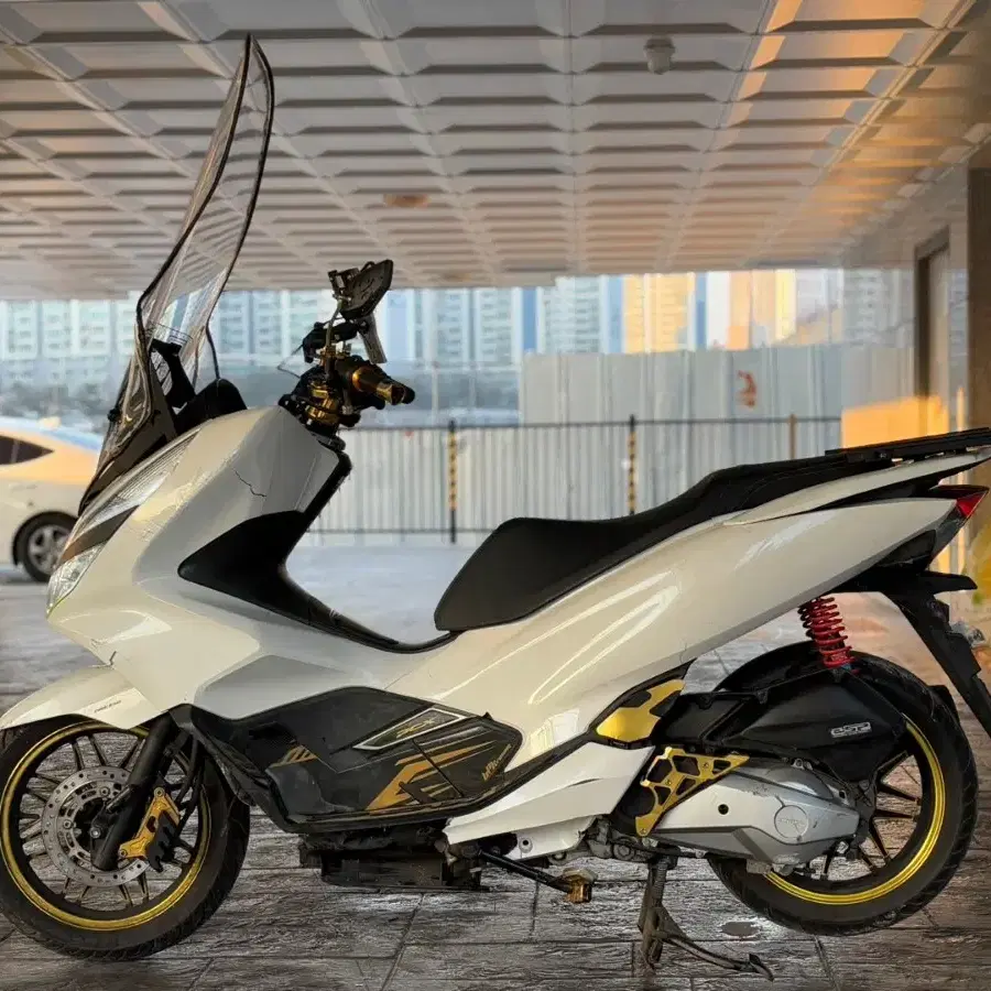 pcx125 19년식 (짧은키로수,세미튜닝)