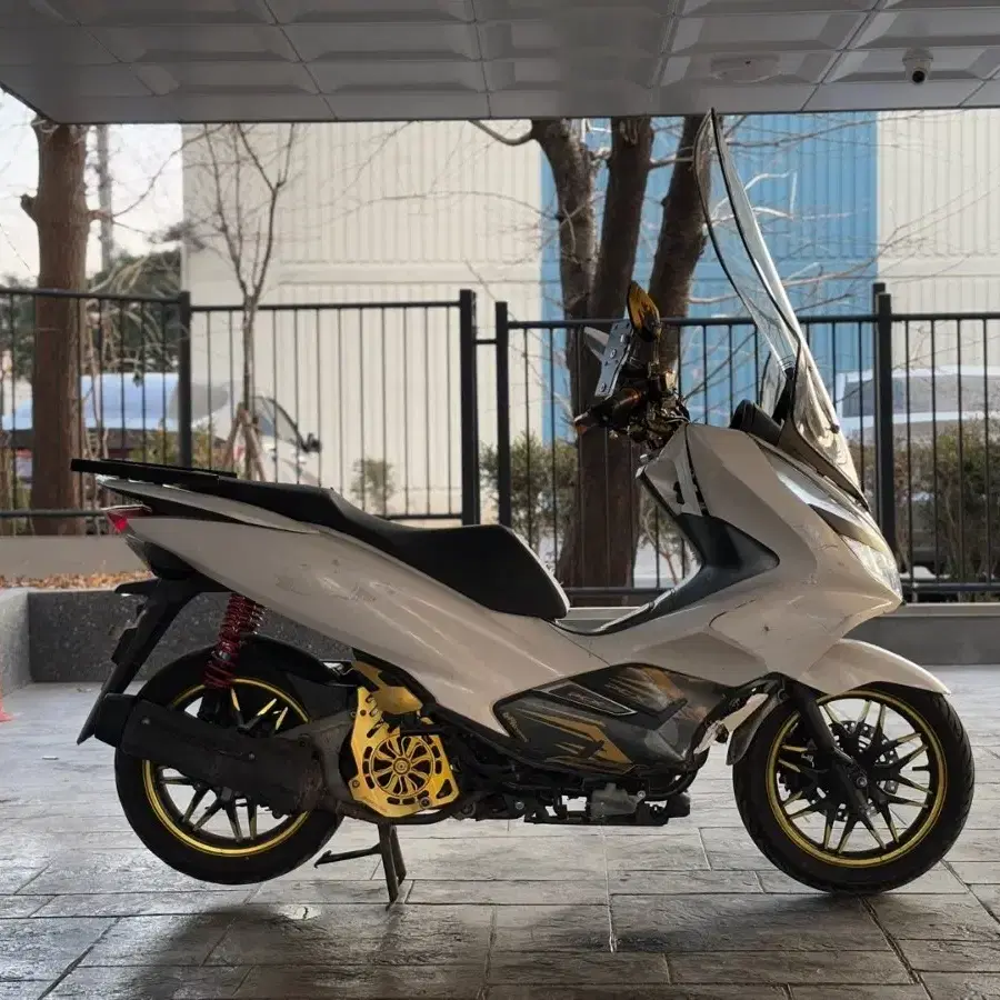 pcx125 19년식 (짧은키로수,세미튜닝)