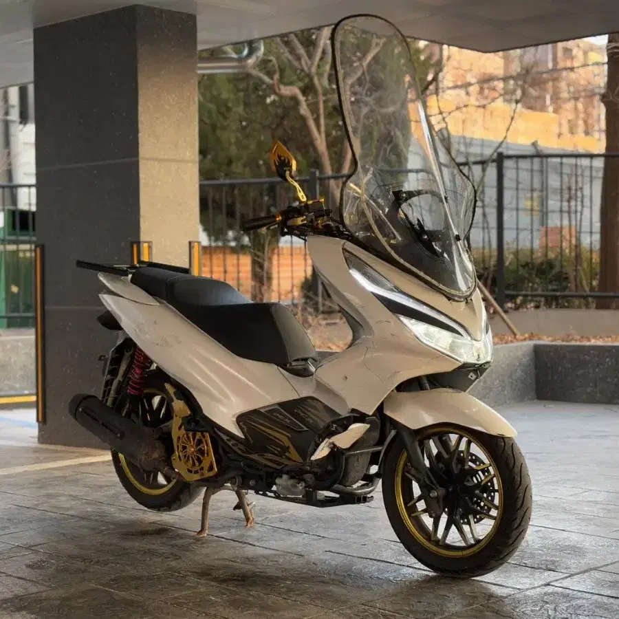 pcx125 19년식 (짧은키로수,세미튜닝)