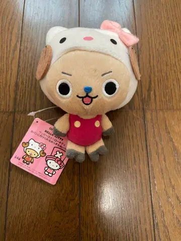 원피스 x 헬로키티- 가방에 붙일 수 있는 커다란 봉제 인형