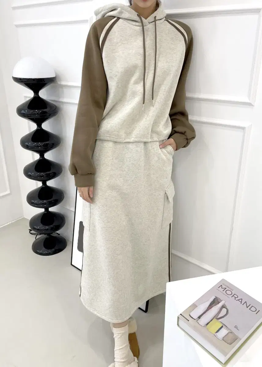 [Unworn/New] Brown Track Color-Blocked Hooded Sweatshirt Cargo Long Skirt Fleece Training Set