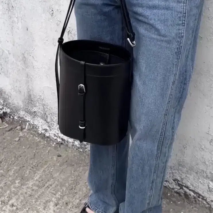 아초이 TRONCO BUCKET BAG BLACK 트롱코 버킷백 블랙