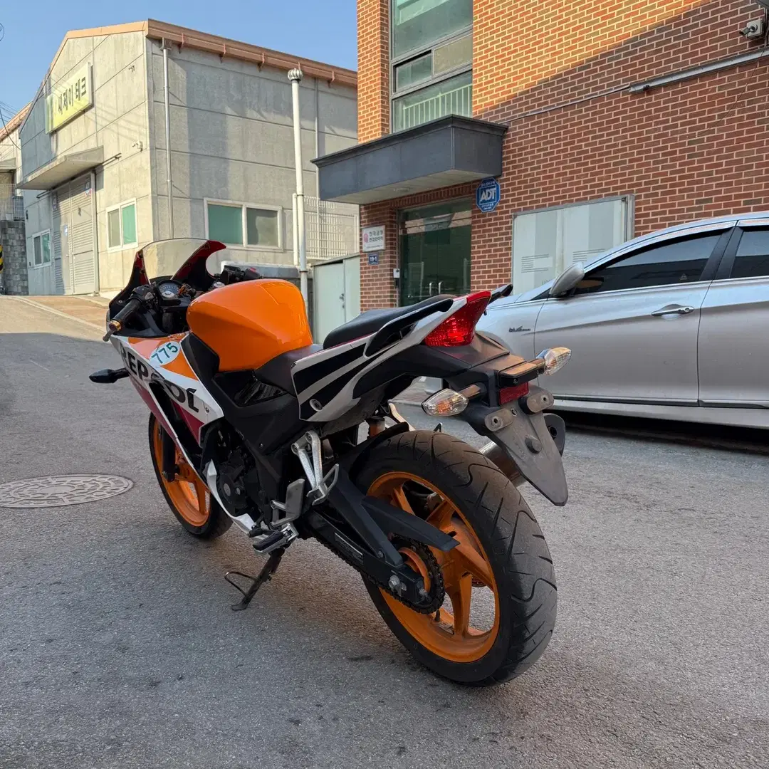 15년식 혼다 cbr300r 23000km 입문용 연습용 강추