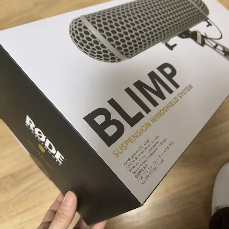 로데 Blimp 윈드실드 쇼크마운트 S급 판매합니다.