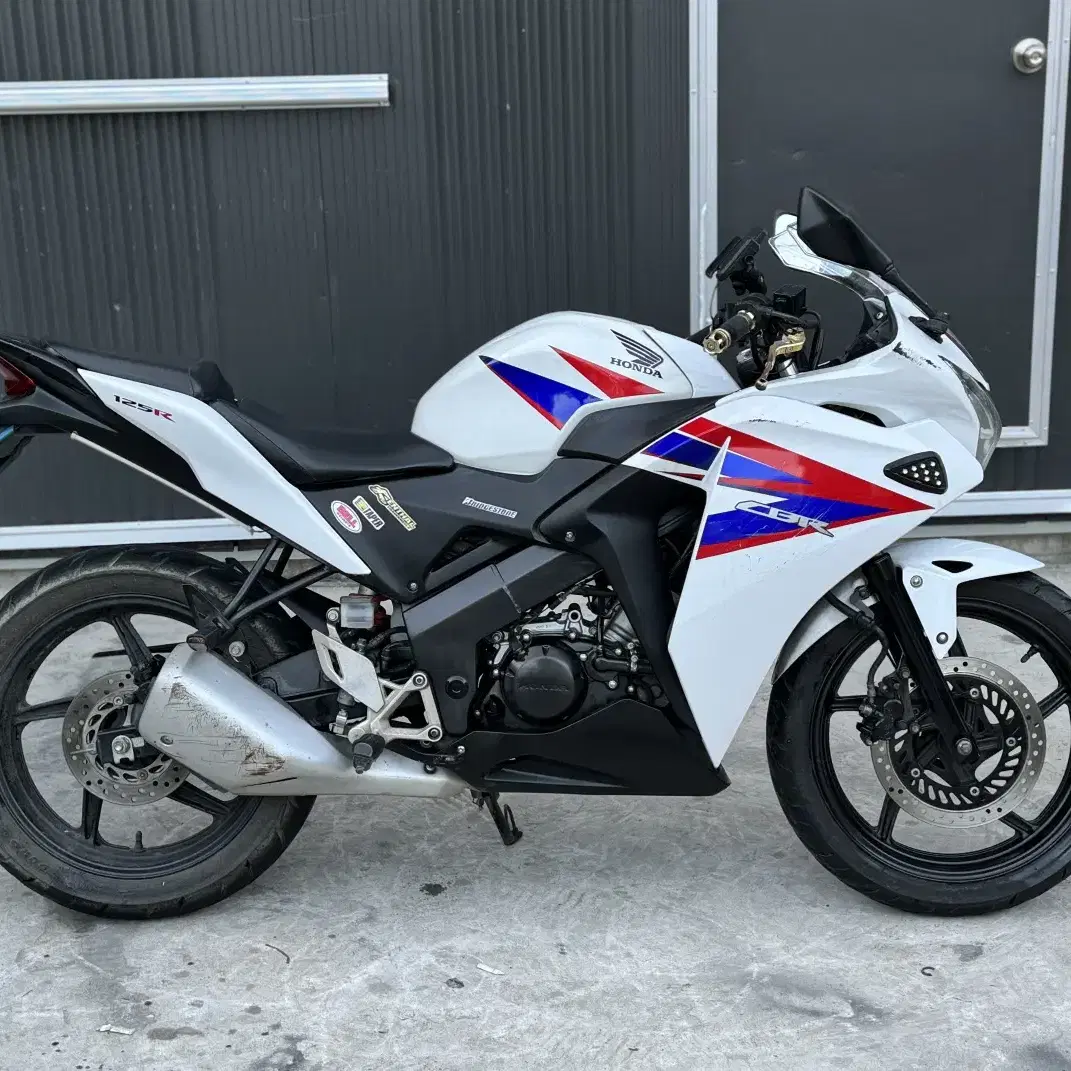 cbr125/12년 실매물 2만km 엔진최상급 차량 판매합니다.