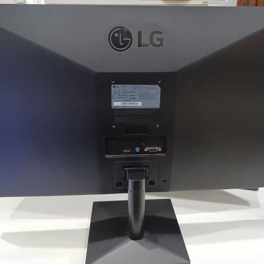 LG24인치 모니터 팝니다 22년12월식