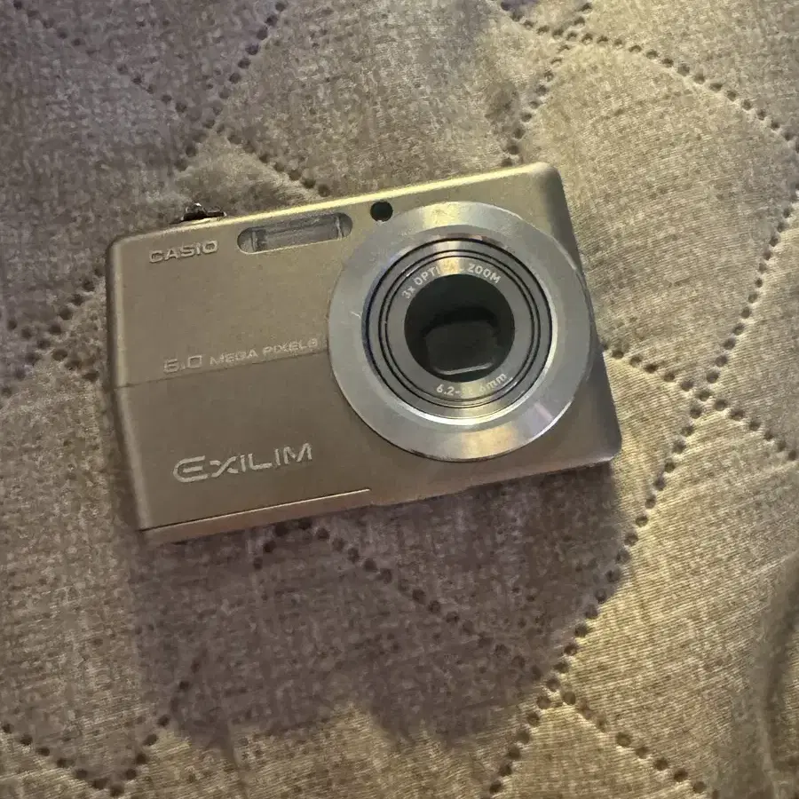 카시오 디카 Casio Exilim EX-Z600 팝니다