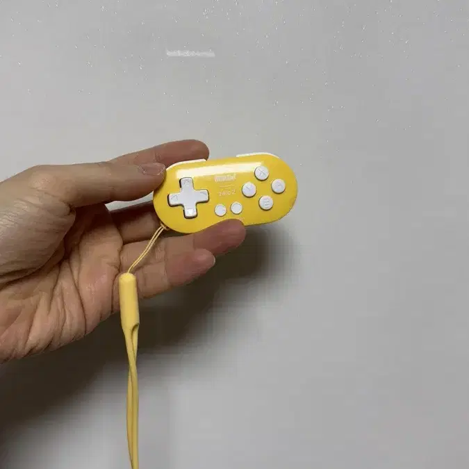 귀여운 8BitDo Zero2 미니 게임패드 판매합니다.