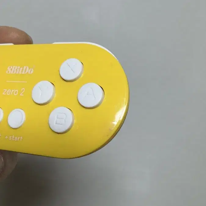 귀여운 8BitDo Zero2 미니 게임패드 판매합니다.