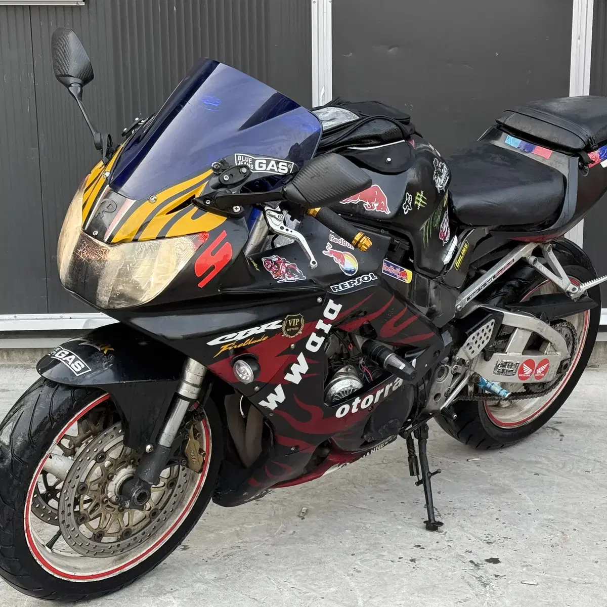 Cbr929rr/ 01년식 엔진좋아요 220만원 판매합니다.