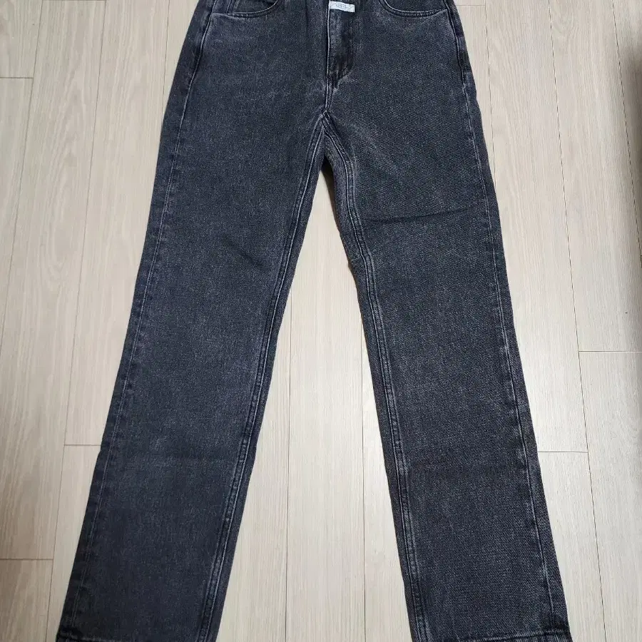 마리떼 slim straight denim pants 블랙 고윤정 청바지