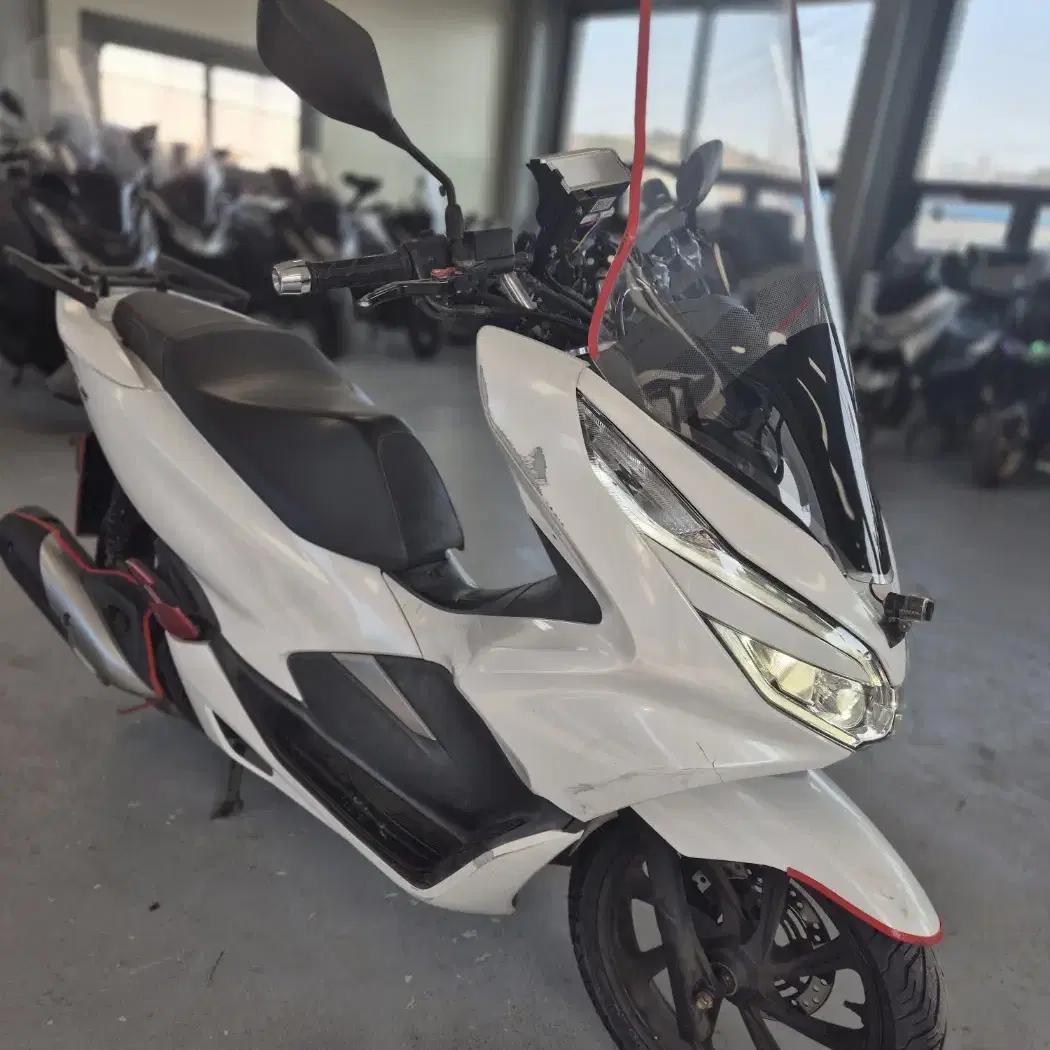 pcx125 20년형 2만 앞뒤블박 롱스크린  셋팅판매합니다