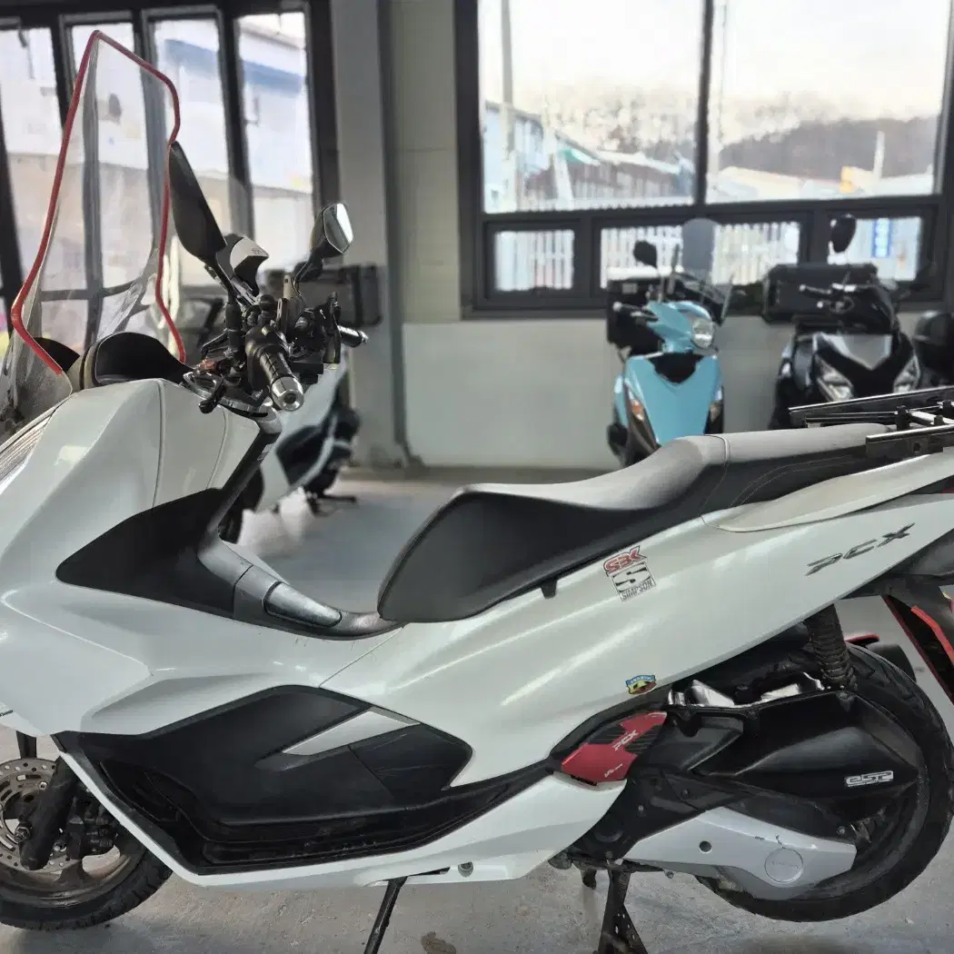 pcx125 20년형 2만 앞뒤블박 롱스크린  셋팅판매합니다