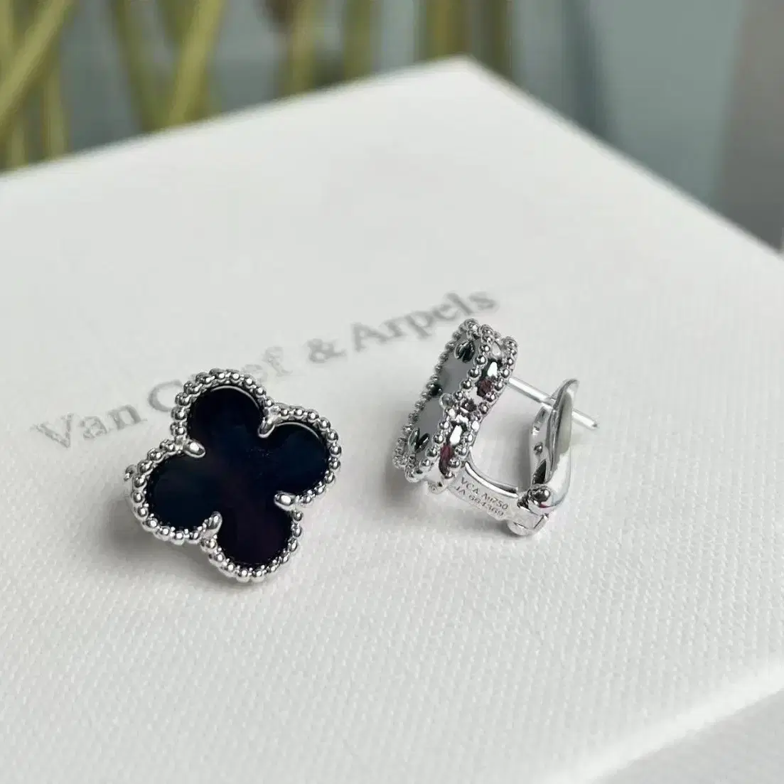 Van Cleef & Arpels네잎 클로버 귀걸이