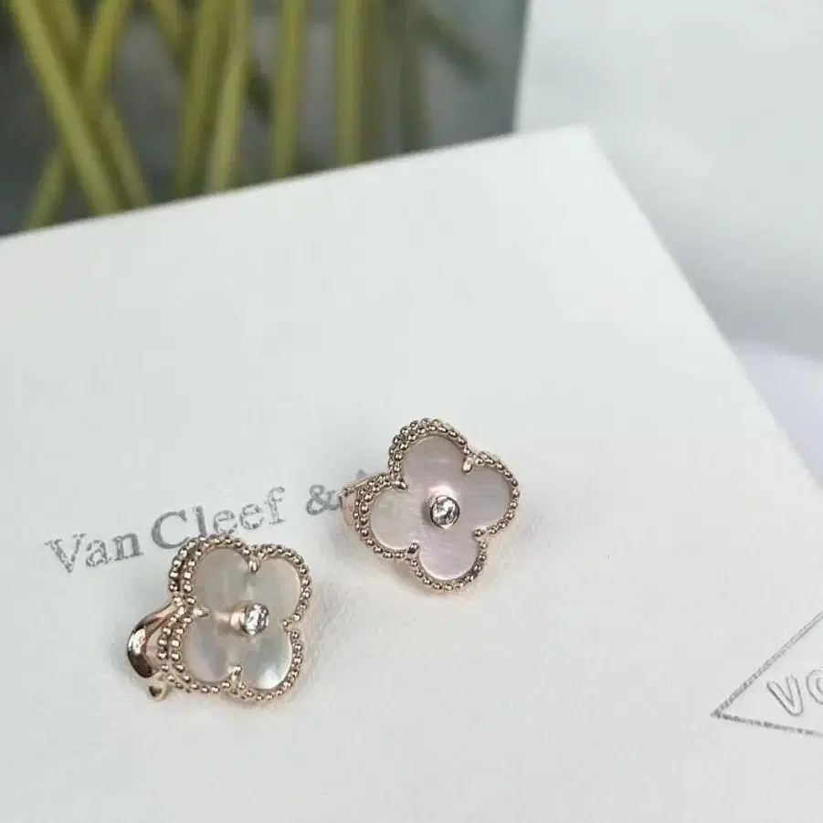 Van Cleef & Arpels네잎 클로버 귀걸이