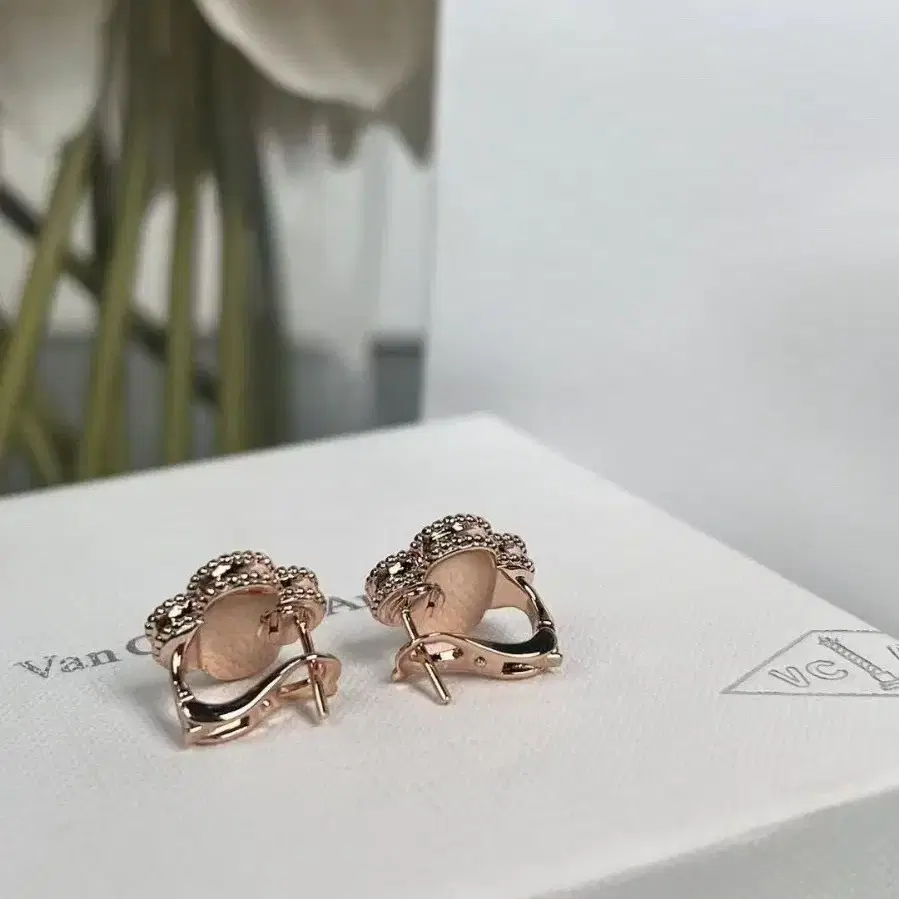 Van Cleef & Arpels네잎 클로버 귀걸이