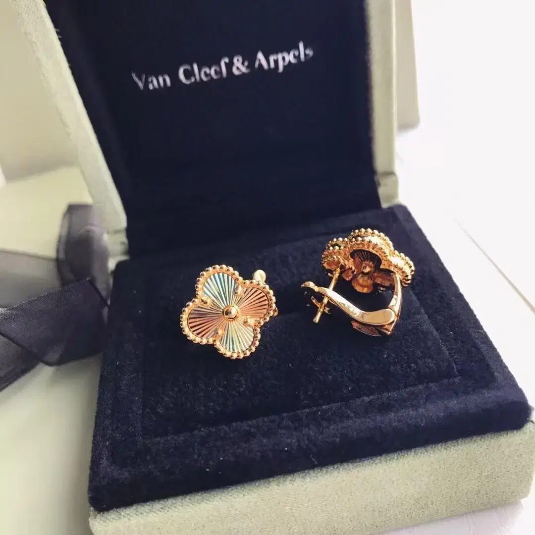 Van Cleef & Arpels네잎 클로버 귀걸이