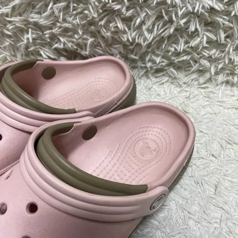 [240] CROCS 크록스 파스텔핑크 슬리퍼