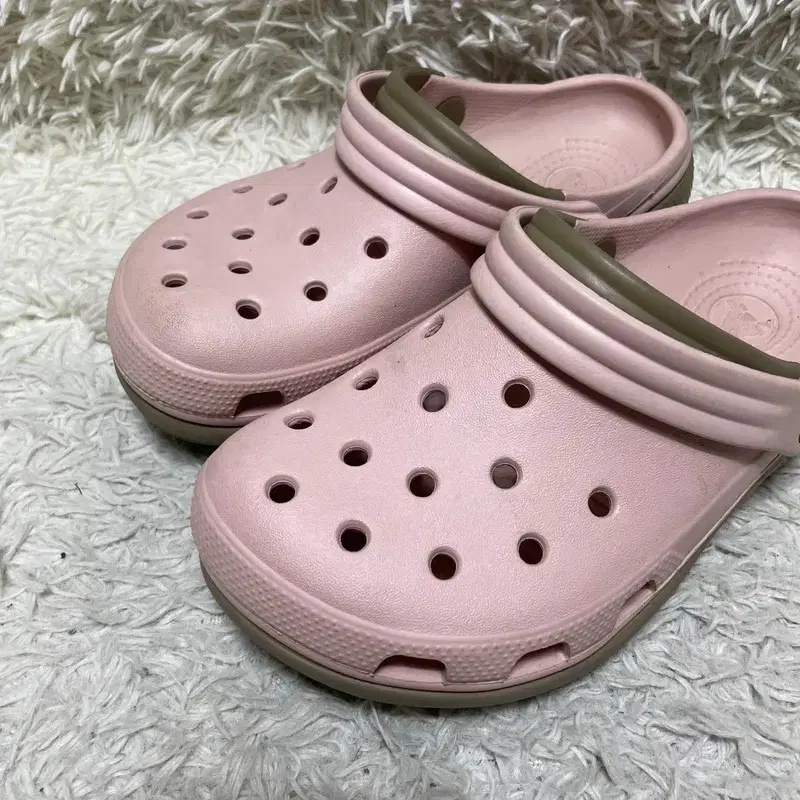 [240] CROCS 크록스 파스텔핑크 슬리퍼