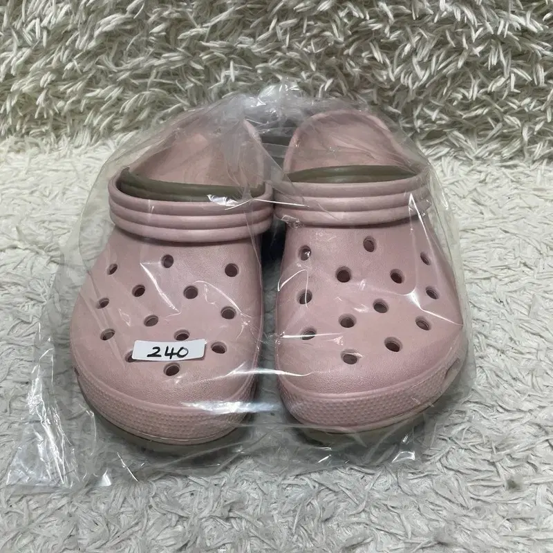 [240] CROCS 크록스 파스텔핑크 슬리퍼