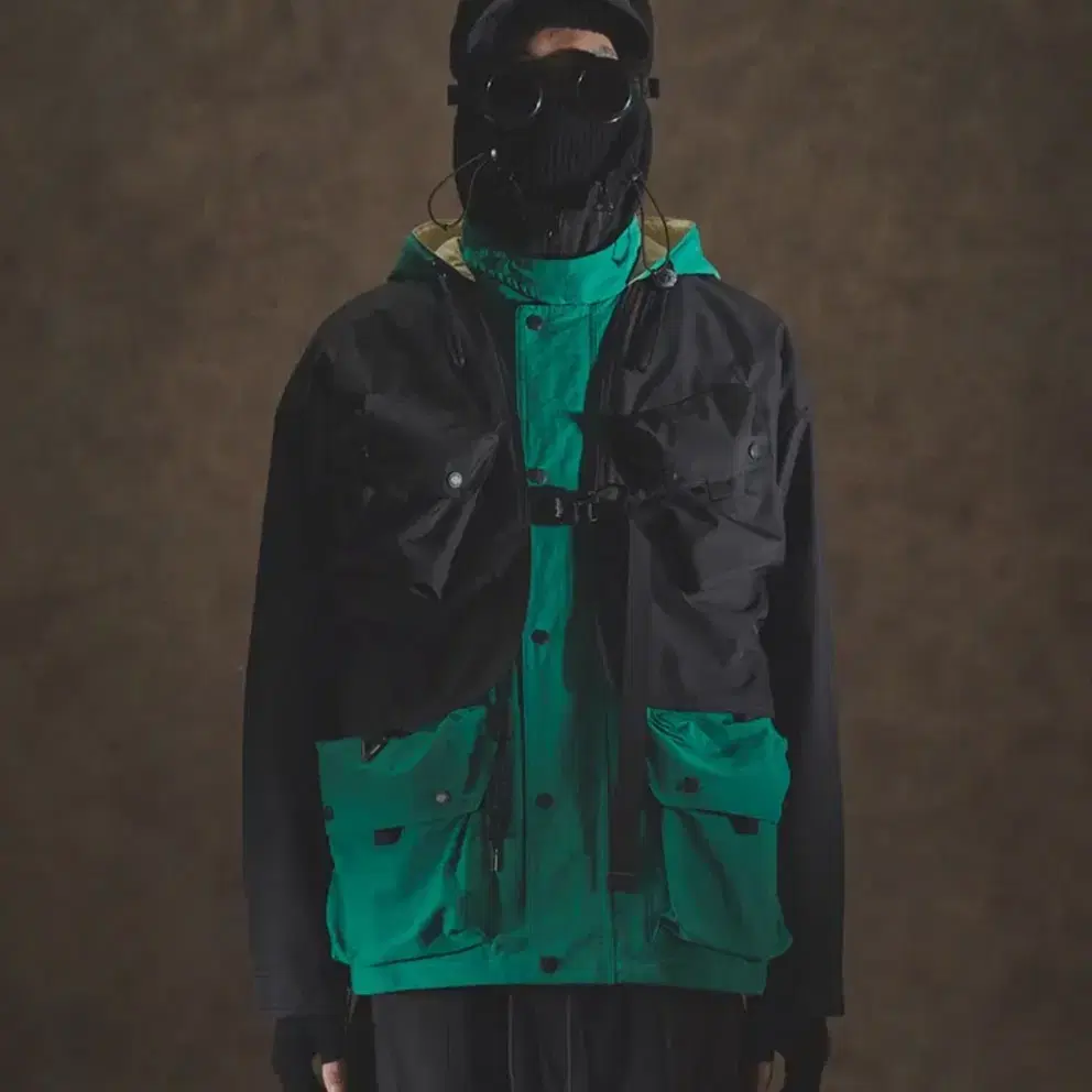 펜필드 ROBE MOUNTAIN PARKA 블랙,그린 팝니다