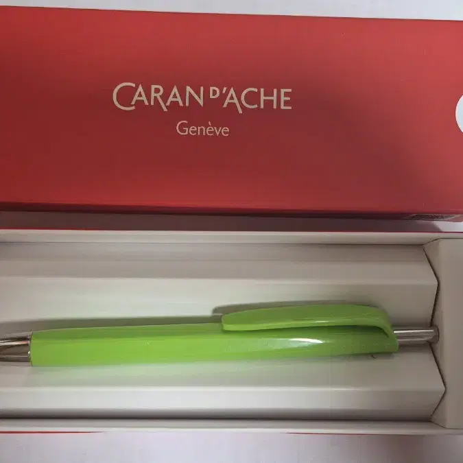 까렌다쉬 CARAN D'ACHE 884 인피니트 샤프펜슬 0.5mm