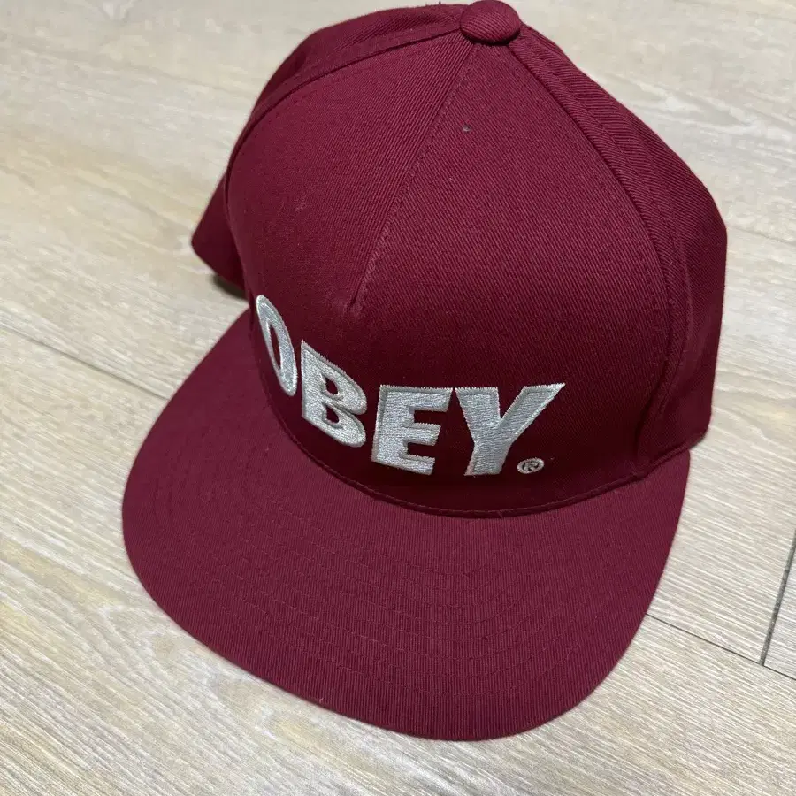 Obey 모자