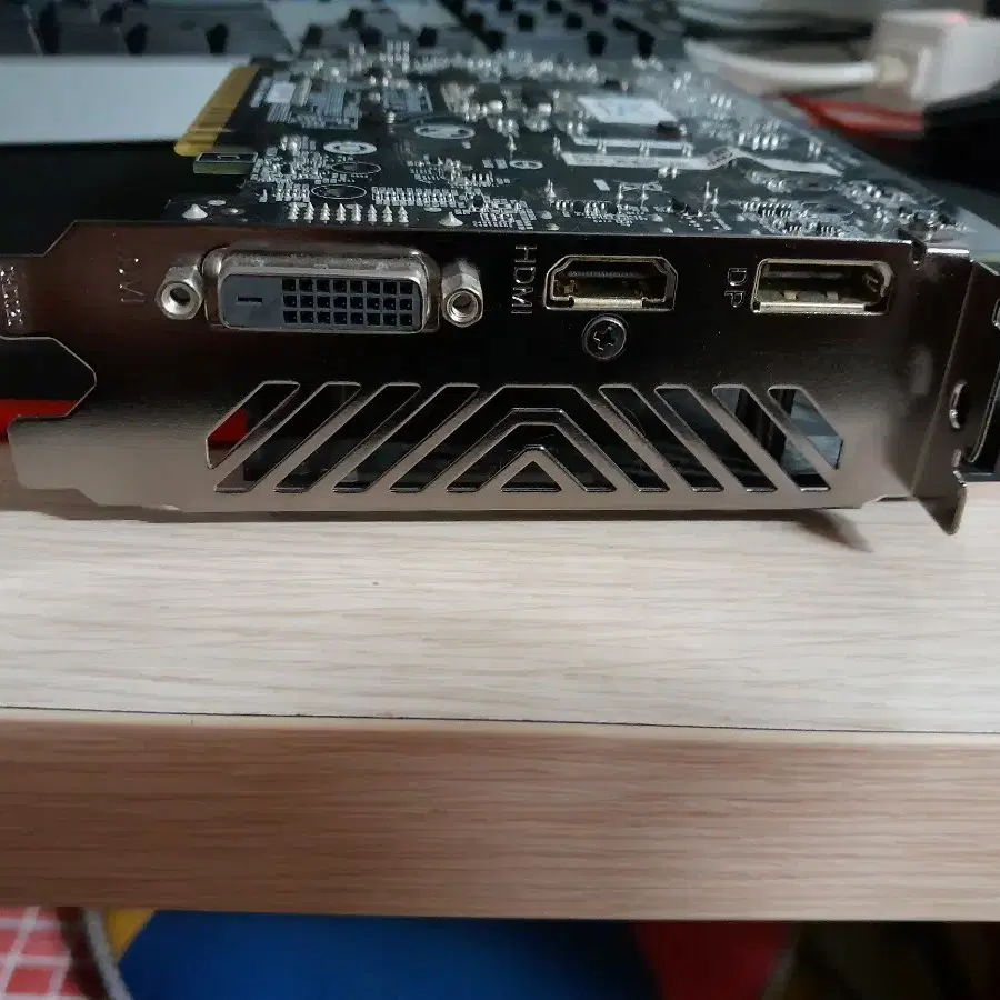 그래픽카드 ,gtx1650.. 4g GDDR6. 팜