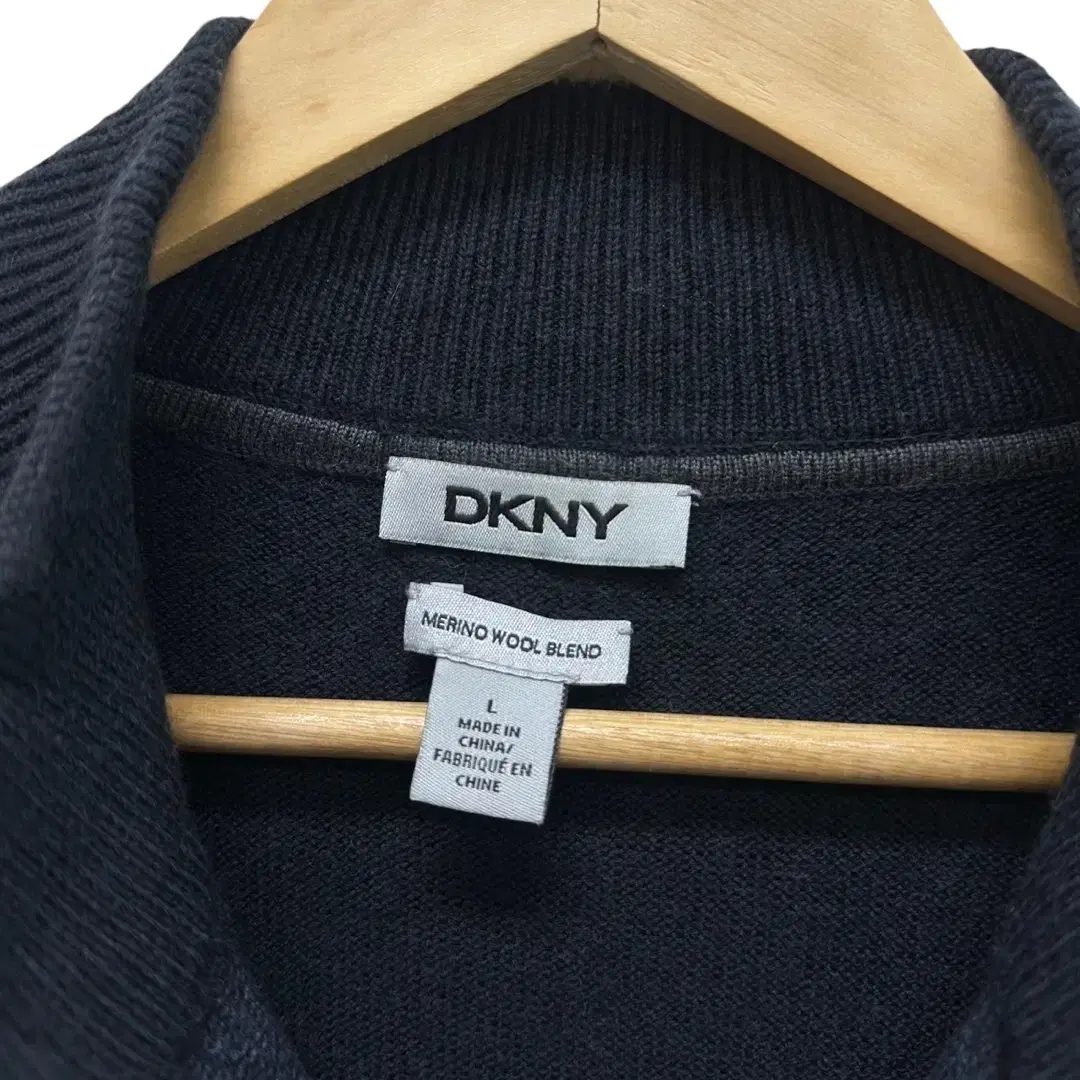 DKNY 하프집업 니트