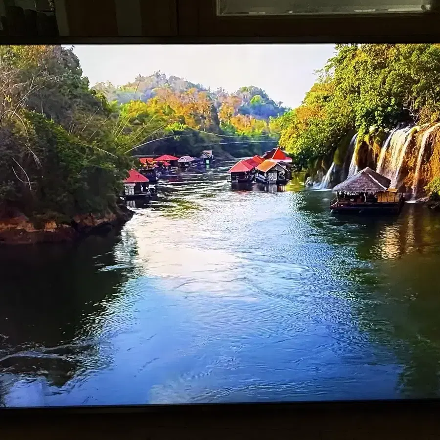 LG 65인치 4K UHD TV 팝니다.