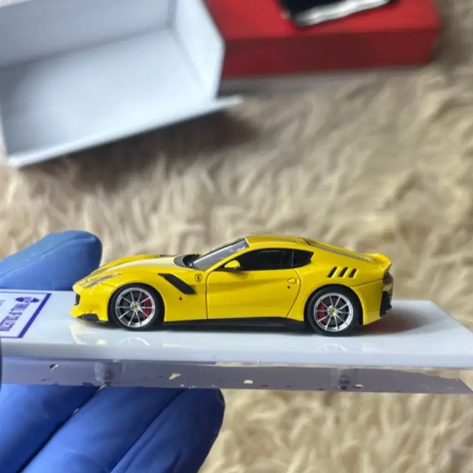 1:64 Fuelme Ferrari F12 TDF 옐로우