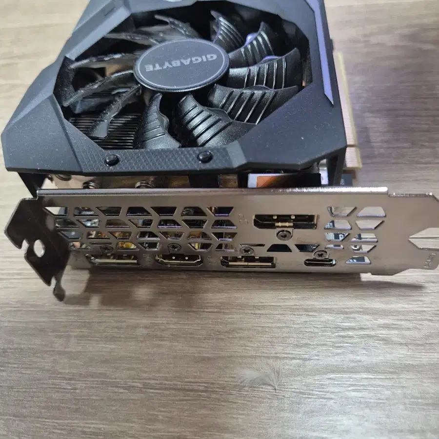 기가바이트 rtx 2080ti oc 11GB 새상품급 판매합니다