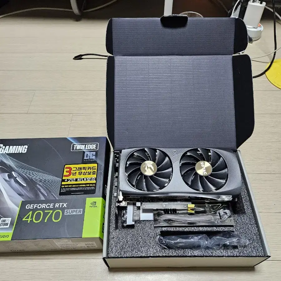 조텍 Gaming 지포스 RTX4070super Twin Edge OC