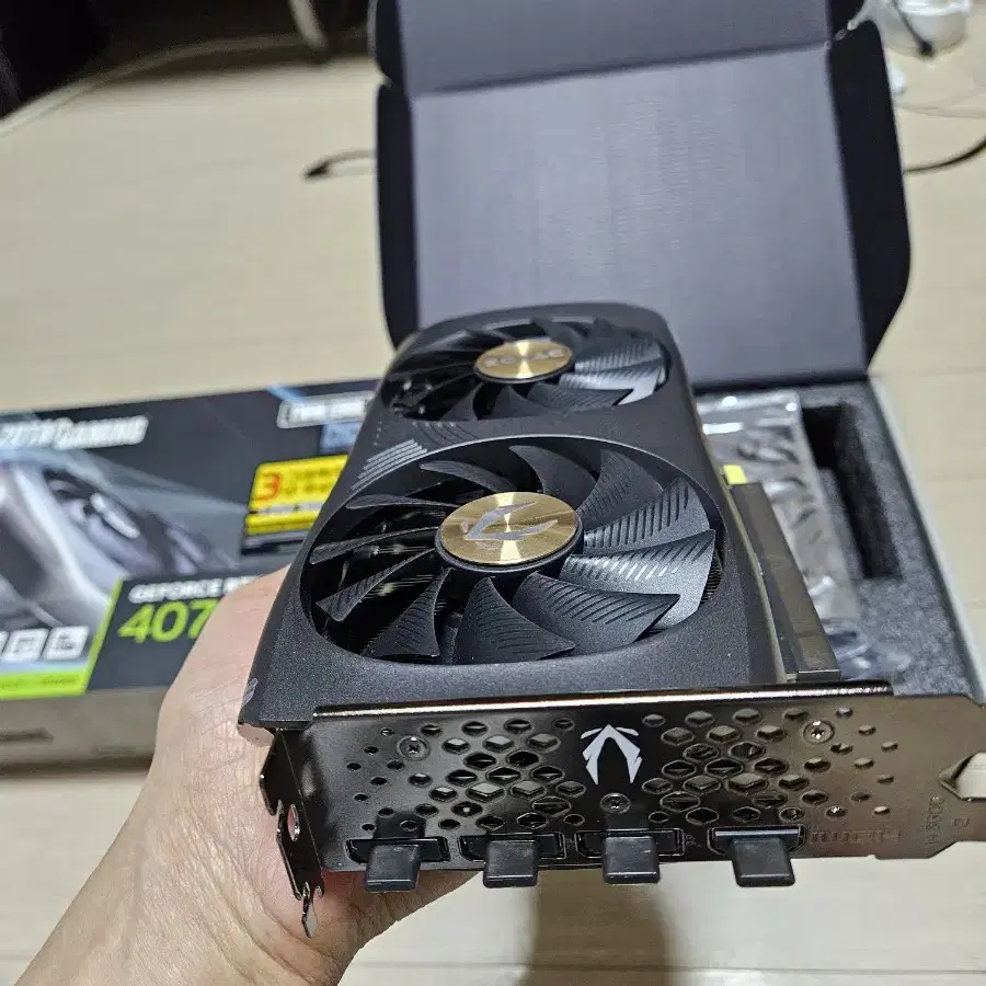 조텍 Gaming 지포스 RTX4070super Twin Edge OC