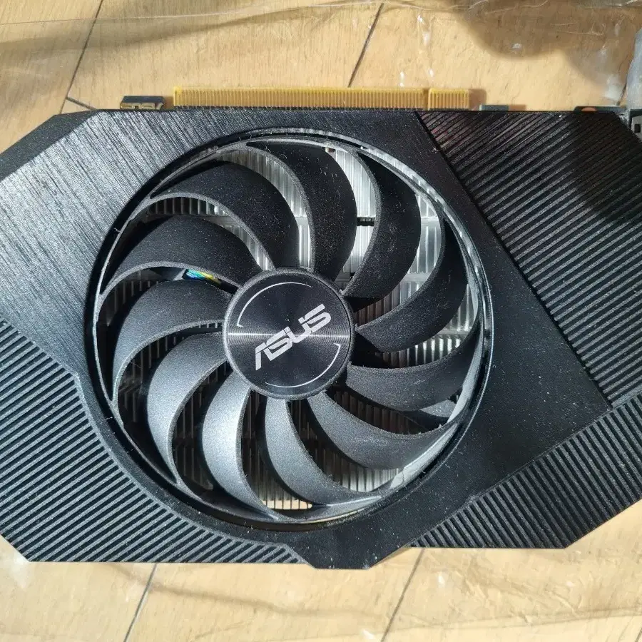 그래픽카드 gtx1650 d6 4gb